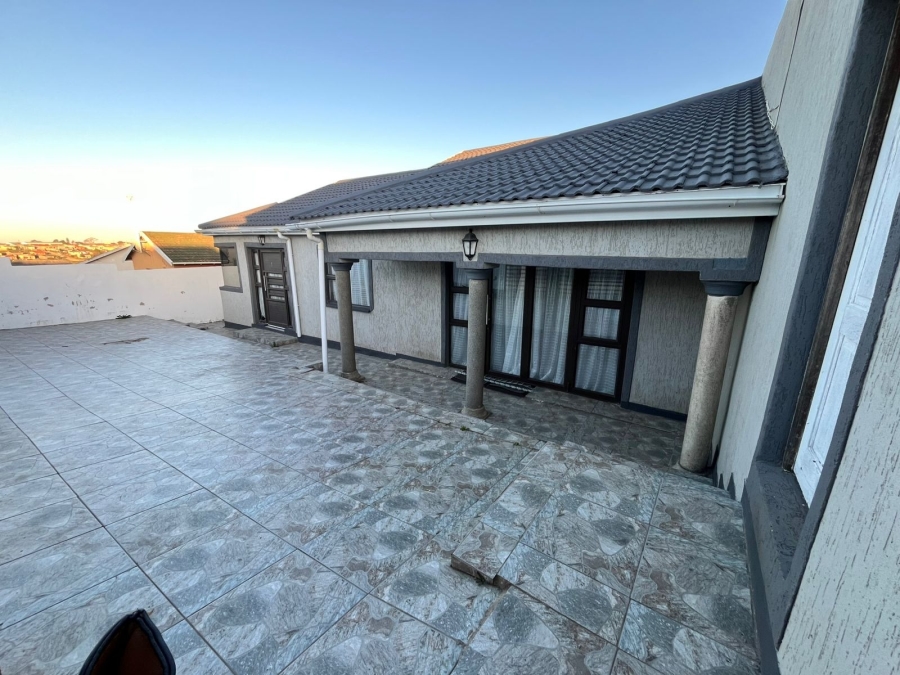 5 Bedroom Property for Sale in Mdantsane Eastern Cape